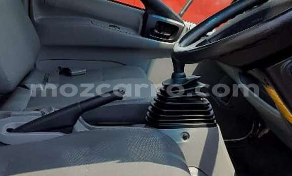 Comprar Importar Hino 300 Series Branco Caminhão em Zumbo em Tete Comprar Importar Hino 300 Series Branco Caminhão em Zumbo em Tete