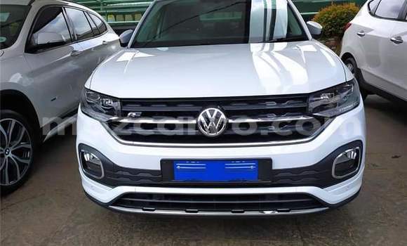 Buy Used Volkswagen T-Roc Silver Car in Maputo in Maputo
