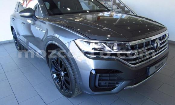 Comprar Usado Volkswagen Touareg Prata Carro em Moçambique em Nampula