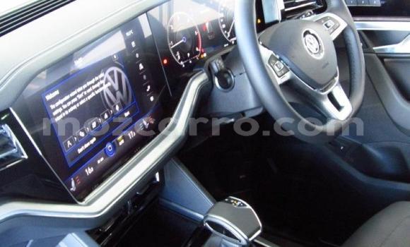 Nunua Ilio tumika Volkswagen Touareg Fedha Gari ndani ya Mocambique nchini Nampula Nunua Ilio tumika Volkswagen Touareg Fedha Gari ndani ya Mocambique nchini Nampula