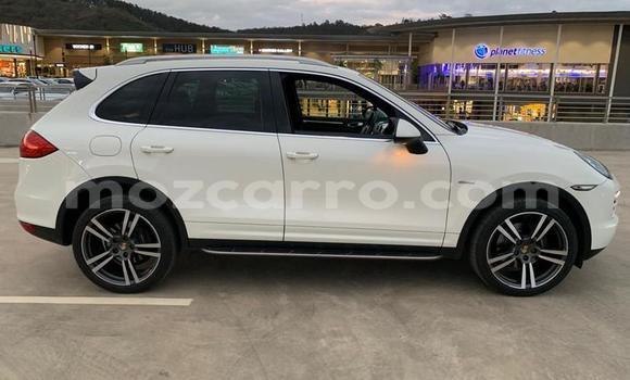 Comprar Usado Porsche Cayenne Branco Carro em Mutarara em Tete Comprar Usado Porsche Cayenne Branco Carro em Mutarara em Tete