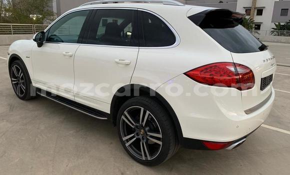Comprar Usado Porsche Cayenne Branco Carro em Mutarara em Tete Comprar Usado Porsche Cayenne Branco Carro em Mutarara em Tete