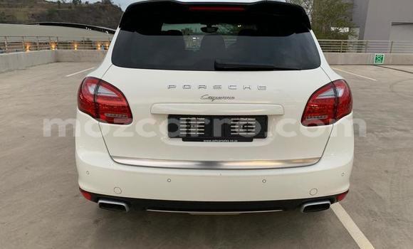 Comprar Usado Porsche Cayenne Branco Carro em Mutarara em Tete Comprar Usado Porsche Cayenne Branco Carro em Mutarara em Tete