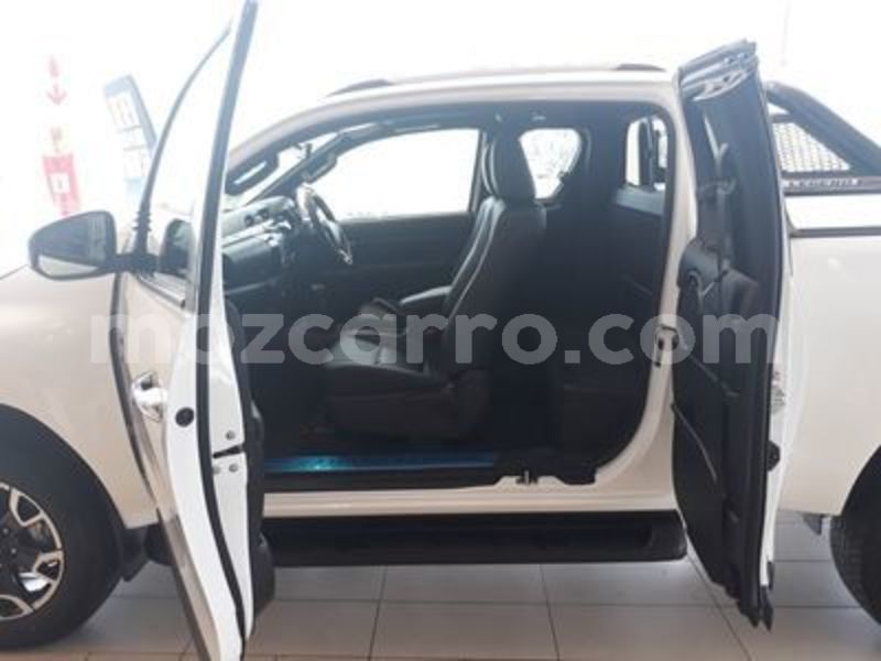 Big with watermark toyota hilux nampula mocambique 9194