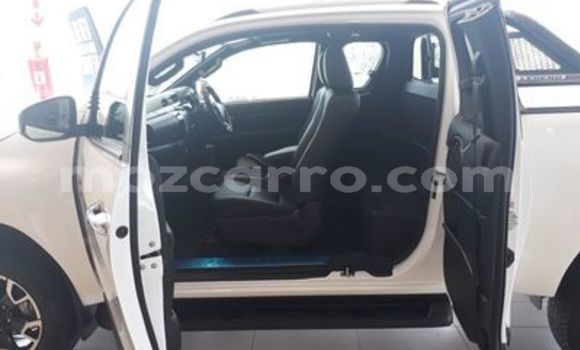 Tenga Tsaru Toyota Hilux Zvimwe Mota in Mocambique in Nampula Tenga Tsaru Toyota Hilux Zvimwe Mota in Mocambique in Nampula