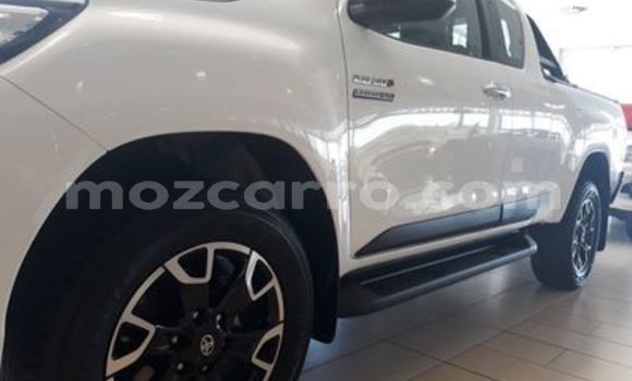 Tenga Tsaru Toyota Hilux Zvimwe Mota in Mocambique in Nampula Tenga Tsaru Toyota Hilux Zvimwe Mota in Mocambique in Nampula