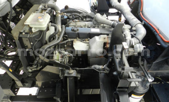 Comprar Usado Toyota DA Branco Caminhão em Moçambique em Nampula Comprar Usado Toyota DA Branco Caminhão em Moçambique em Nampula