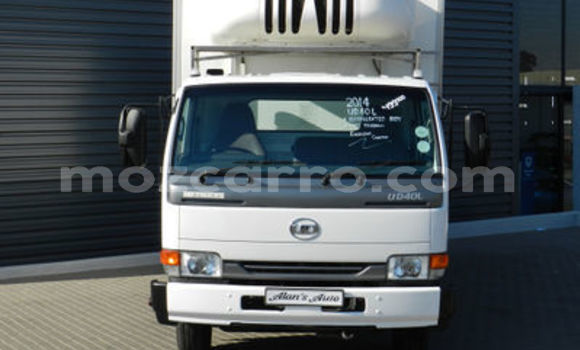 Comprar Usado Toyota DA Branco Caminhão em Moçambique em Nampula Comprar Usado Toyota DA Branco Caminhão em Moçambique em Nampula