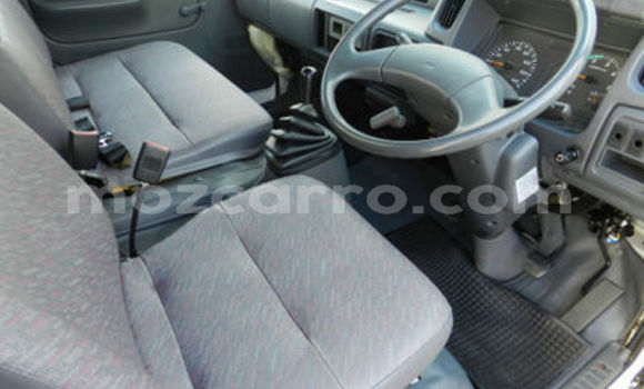 Comprar Usado Toyota DA Branco Caminhão em Moçambique em Nampula Comprar Usado Toyota DA Branco Caminhão em Moçambique em Nampula