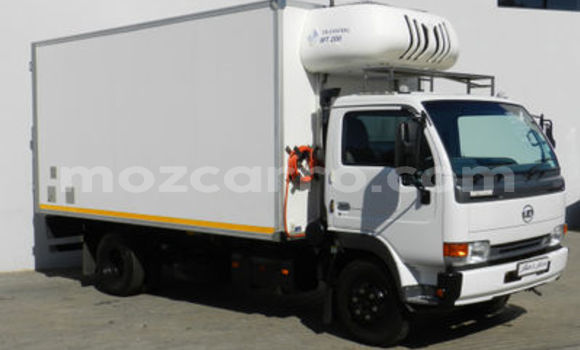 Comprar Usado Toyota DA Branco Caminhão em Moçambique em Nampula Comprar Usado Toyota DA Branco Caminhão em Moçambique em Nampula