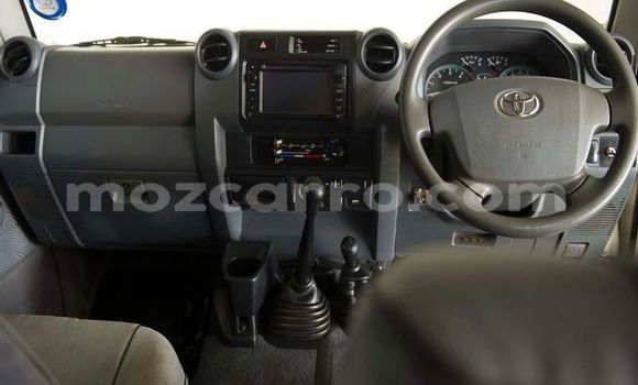 Buy Used Toyota Land Cruiser Beige Car in Mocambique in Nampula Buy Used Toyota Land Cruiser Beige Car in Mocambique in Nampula