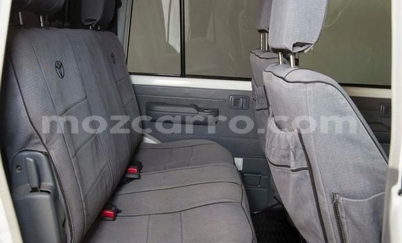 Buy Used Toyota Land Cruiser Beige Car in Mocambique in Nampula Buy Used Toyota Land Cruiser Beige Car in Mocambique in Nampula