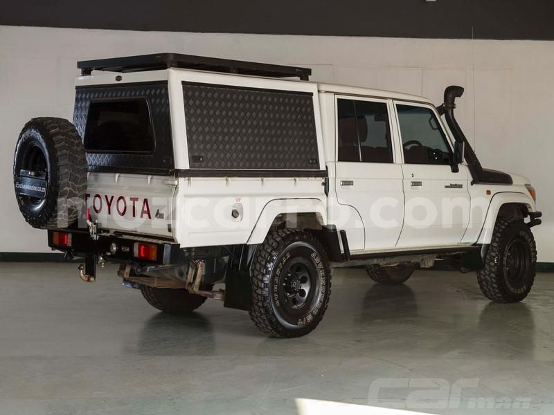 Big with watermark toyota land cruiser nampula mocambique 9196