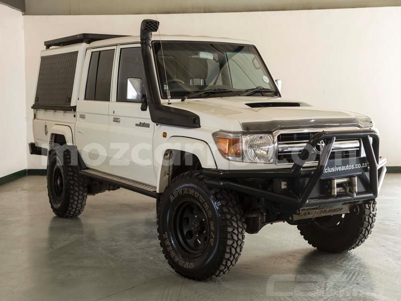 Big with watermark toyota land cruiser nampula mocambique 9196