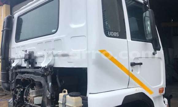Comprar Usado Nissan UD Branco Caminhão em Maputo em Maputo Comprar Usado Nissan UD Branco Caminhão em Maputo em Maputo