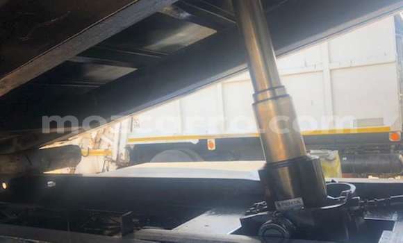 Comprar Usado Nissan UD Branco Caminhão em Maputo em Maputo Comprar Usado Nissan UD Branco Caminhão em Maputo em Maputo