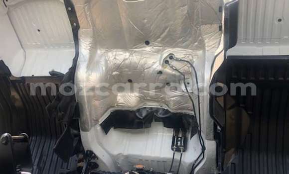 Comprar Usado Nissan UD Branco Caminhão em Maputo em Maputo Comprar Usado Nissan UD Branco Caminhão em Maputo em Maputo