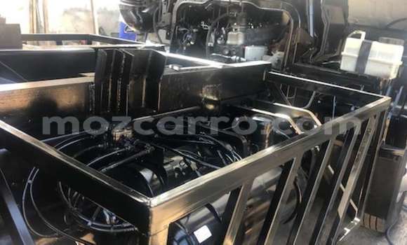 Comprar Usado Nissan UD Branco Caminhão em Maputo em Maputo Comprar Usado Nissan UD Branco Caminhão em Maputo em Maputo