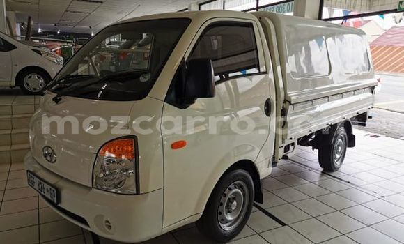 Nunua Ilio tumika Hyundai H200 Nyeupe Gari ndani ya Maputo nchini Maputo Nunua Ilio tumika Hyundai H200 Nyeupe Gari ndani ya Maputo nchini Maputo