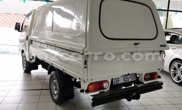 Nunua Ilio tumika Hyundai H200 Nyeupe Gari ndani ya Maputo nchini Maputo Nunua Ilio tumika Hyundai H200 Nyeupe Gari ndani ya Maputo nchini Maputo