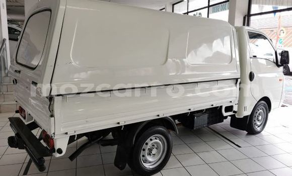 Nunua Ilio tumika Hyundai H200 Nyeupe Gari ndani ya Maputo nchini Maputo Nunua Ilio tumika Hyundai H200 Nyeupe Gari ndani ya Maputo nchini Maputo