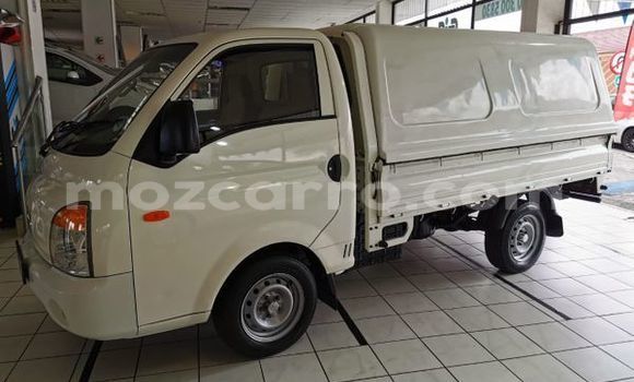 Nunua Ilio tumika Hyundai H200 Nyeupe Gari ndani ya Maputo nchini Maputo Nunua Ilio tumika Hyundai H200 Nyeupe Gari ndani ya Maputo nchini Maputo