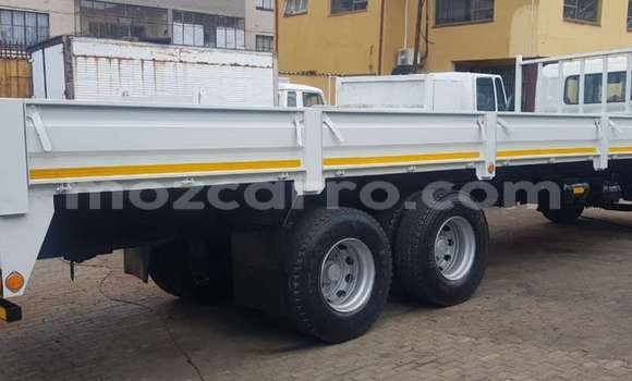 Buy Used Hino 300 Series White Truck in Maputo in Maputo Buy Used Hino 300 Series White Truck in Maputo in Maputo