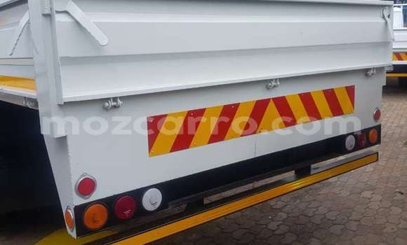 Buy Used Hino 300 Series White Truck in Maputo in Maputo Buy Used Hino 300 Series White Truck in Maputo in Maputo