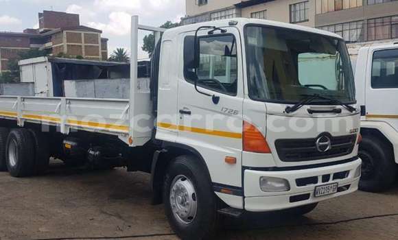 Buy Used Hino 300 Series White Truck in Maputo in Maputo Buy Used Hino 300 Series White Truck in Maputo in Maputo