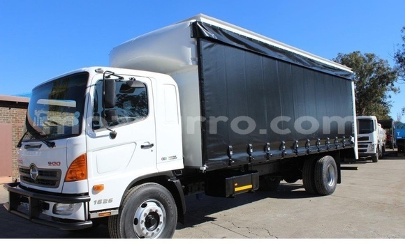 Nunua Ilio tumika Hino 300 Series Nyeupe Lori ndani ya Maputo nchini Maputo Nunua Ilio tumika Hino 300 Series Nyeupe Lori ndani ya Maputo nchini Maputo