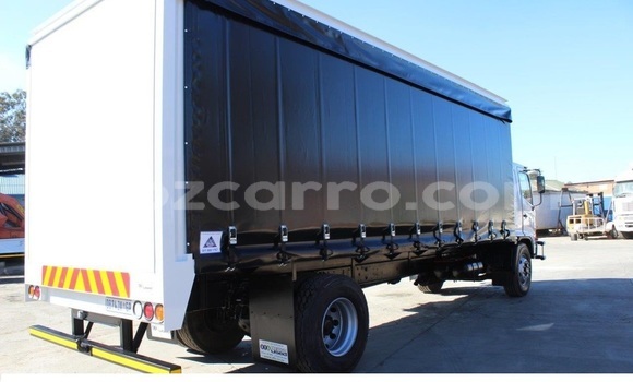 Nunua Ilio tumika Hino 300 Series Nyeupe Lori ndani ya Maputo nchini Maputo Nunua Ilio tumika Hino 300 Series Nyeupe Lori ndani ya Maputo nchini Maputo