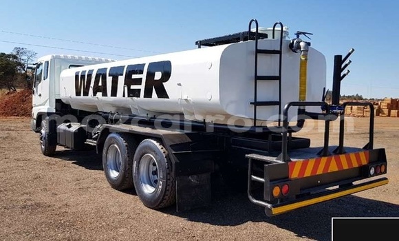 Nunua Ilio tumika Mitsubishi Canter Nyeupe Lori ndani ya Maputo nchini Maputo Nunua Ilio tumika Mitsubishi Canter Nyeupe Lori ndani ya Maputo nchini Maputo