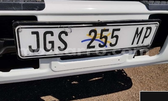 Nunua Ilio tumika Mitsubishi Canter Nyeupe Lori ndani ya Maputo nchini Maputo Nunua Ilio tumika Mitsubishi Canter Nyeupe Lori ndani ya Maputo nchini Maputo