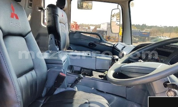 Nunua Ilio tumika Mitsubishi Canter Nyeupe Lori ndani ya Maputo nchini Maputo Nunua Ilio tumika Mitsubishi Canter Nyeupe Lori ndani ya Maputo nchini Maputo