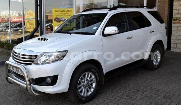 Comprar Usado Toyota Fortuner Branco Carro em Maputo em Maputo Comprar Usado Toyota Fortuner Branco Carro em Maputo em Maputo