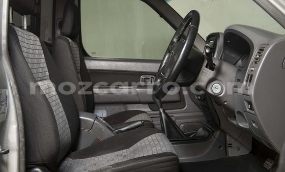 Tenga Tsaru Nissan NP 300 Zvimwe Mota in Mocambique in Nampula Tenga Tsaru Nissan NP 300 Zvimwe Mota in Mocambique in Nampula