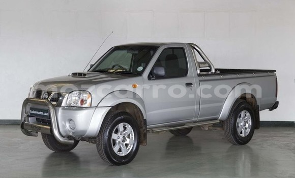 Tenga Tsaru Nissan NP 300 Zvimwe Mota in Mocambique in Nampula Tenga Tsaru Nissan NP 300 Zvimwe Mota in Mocambique in Nampula