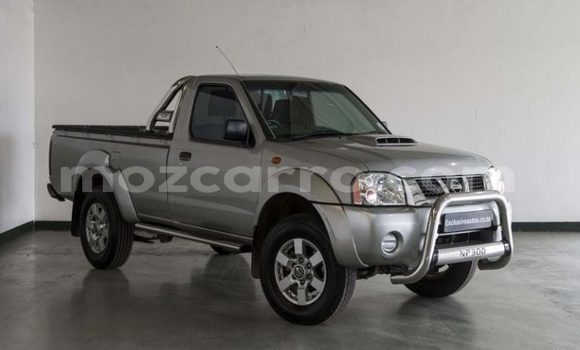 Tenga Tsaru Nissan NP 300 Zvimwe Mota in Mocambique in Nampula Tenga Tsaru Nissan NP 300 Zvimwe Mota in Mocambique in Nampula