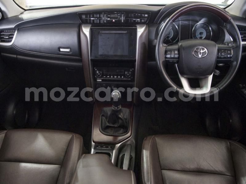 Big with watermark toyota fortuner nampula mocambique 9206