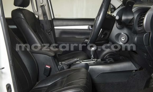 Tenga Tsaru Toyota Hilux Chena Mota in Mocambique in Nampula Tenga Tsaru Toyota Hilux Chena Mota in Mocambique in Nampula