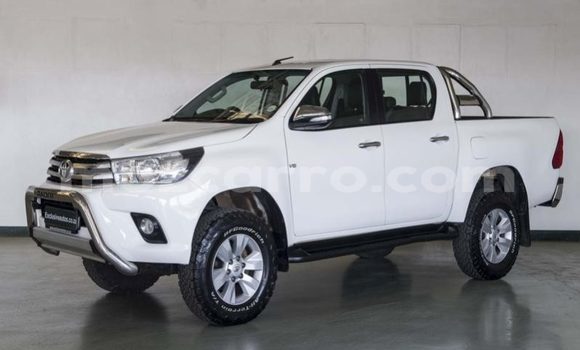 Tenga Tsaru Toyota Hilux Chena Mota in Mocambique in Nampula Tenga Tsaru Toyota Hilux Chena Mota in Mocambique in Nampula