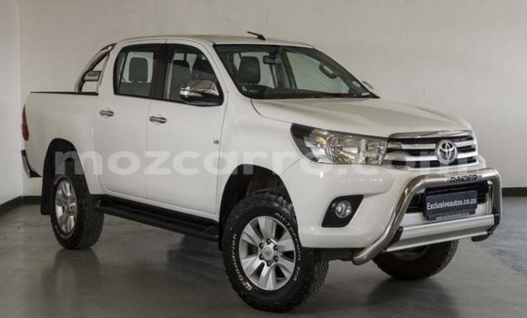 Tenga Tsaru Toyota Hilux Chena Mota in Mocambique in Nampula Tenga Tsaru Toyota Hilux Chena Mota in Mocambique in Nampula