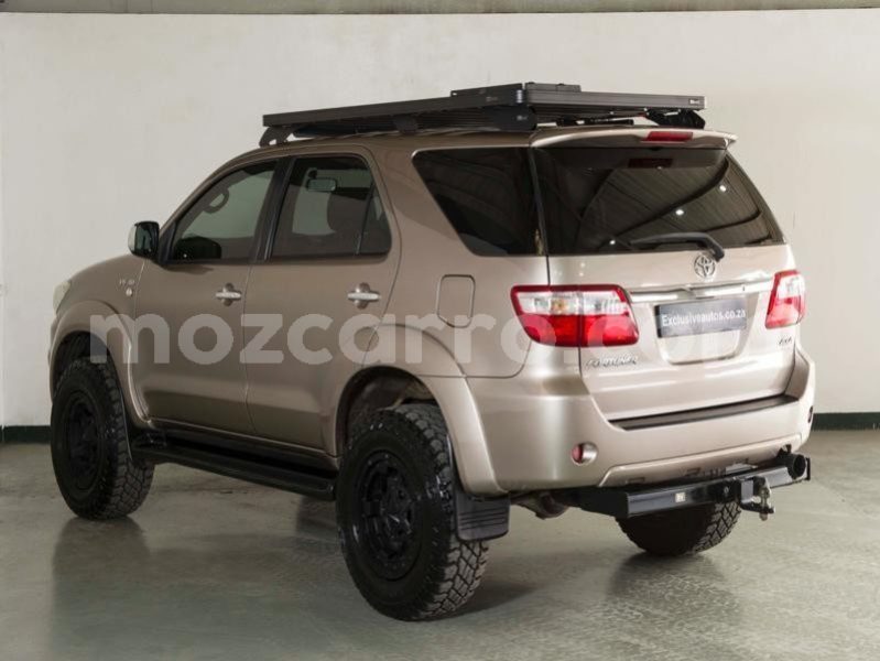 Big with watermark toyota fortuner nampula mocambique 9210