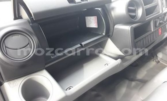 Nunua Ilio tumika Toyota Dyna Nyeupe Gari ndani ya Mocambique nchini Nampula Nunua Ilio tumika Toyota Dyna Nyeupe Gari ndani ya Mocambique nchini Nampula