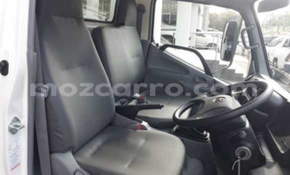 Nunua Ilio tumika Toyota Dyna Nyeupe Gari ndani ya Mocambique nchini Nampula Nunua Ilio tumika Toyota Dyna Nyeupe Gari ndani ya Mocambique nchini Nampula