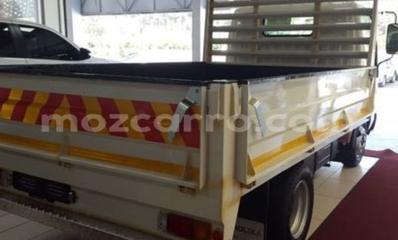 Nunua Ilio tumika Toyota Dyna Nyeupe Gari ndani ya Mocambique nchini Nampula Nunua Ilio tumika Toyota Dyna Nyeupe Gari ndani ya Mocambique nchini Nampula