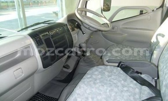 Nunua Ilio tumika Toyota Dyna Nyeupe Gari ndani ya Mocambique nchini Nampula Nunua Ilio tumika Toyota Dyna Nyeupe Gari ndani ya Mocambique nchini Nampula