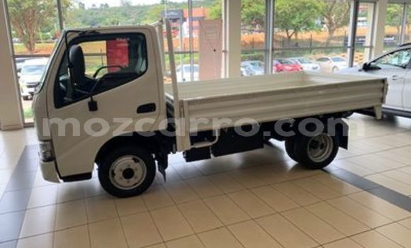Buy Used Toyota Dyna White Car in Mocambique in Nampula Buy Used Toyota Dyna White Car in Mocambique in Nampula