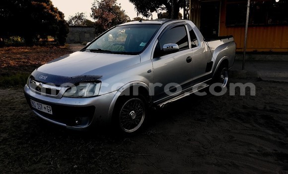Tenga Tsaru Chevrolet Corsa Zvimwe Mota in Manhiça in Maputo Tenga Tsaru Chevrolet Corsa Zvimwe Mota in Manhiça in Maputo