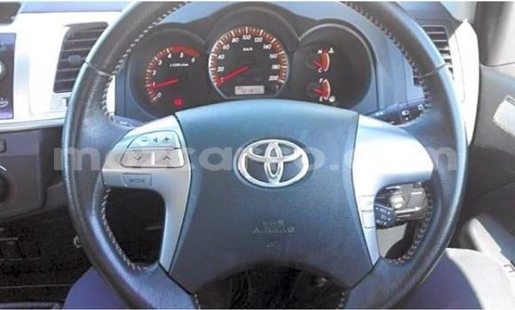 Tenga Tsaru Toyota Hilux Chena Mota in Mocambique in Nampula Tenga Tsaru Toyota Hilux Chena Mota in Mocambique in Nampula